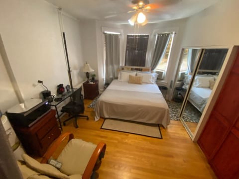 Room in Guest room - 7privateroom Jacuzzimassage Sitparking15mins2ny Bed and Breakfast in Fairview