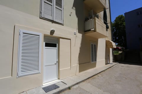 Zadar Street Apartments and Room Bed and Breakfast in Zadar