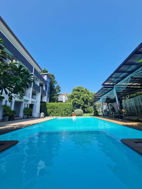 Day, Pool view, Swimming pool, sunbed