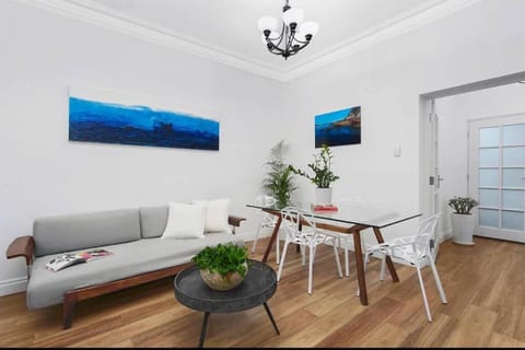 Apartment on Balmoral Beach Hill Condo in Sydney