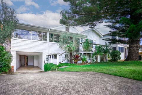 Property building, Spring, Day, Garden, Garden view