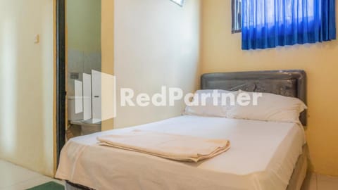 Vandhela Homestay Syariah Mitra RedDoorz Hotel in Surabaya