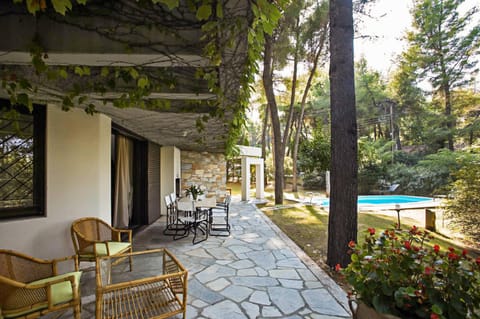 Sparkling Sani Getaway - Nefeli's Summer Paradise Villa in Halkidiki