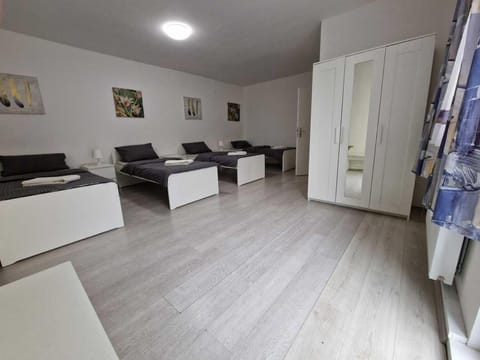 Ferienwohnung mit Smart-TV Apartment in Leverkusen