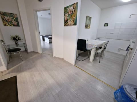 Ferienwohnung mit Smart-TV Apartment in Leverkusen