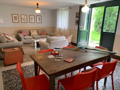 Living room, Seating area, Dining area