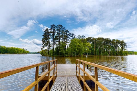 Luxury Lake Retreat Casa in Lake Murray