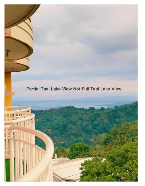 Cityland Janna's Family Suite Full Taal Lake View & Studio Partial Taal Lake View or City View Free Pool, Parking, Wifi, and View Deck Hotel in Tagaytay