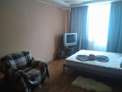 Квартира возле ТРЦ ДАФИ Космос Компас метро Героев труда Apartment in Kharkiv