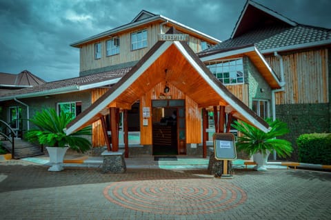 Property building, Facade/entrance