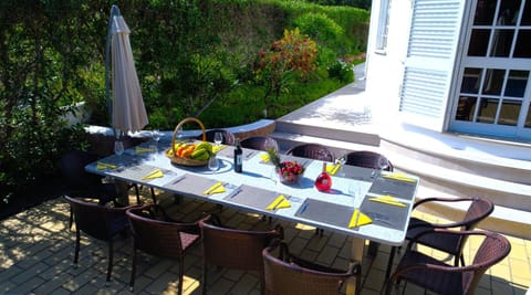 Spring, Day, Bird's eye view, Garden, Dining area, On site