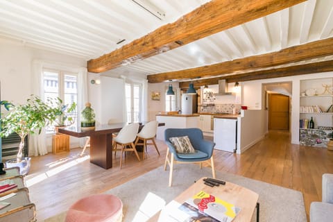 LE ROUSSEAU charme et authenticité- SRloc Apartment in Dijon