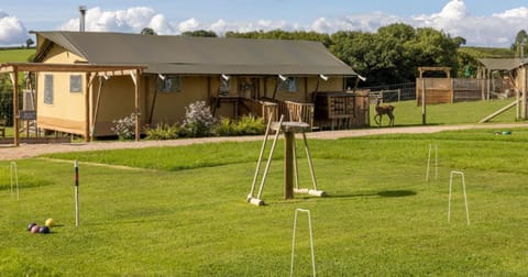 Luxury Safari Lodge surrounded by deer!! 'Fallow' House in Mid Devon District