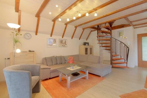 Living room, Photo of the whole room