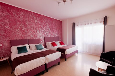 Bed, Photo of the whole room, Decorative detail
