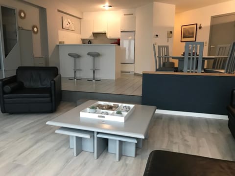 Appartement spacieux vue sur mer Apartment in Flanders