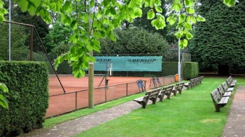 Tennis court