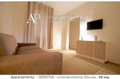 Bed, TV and multimedia, Living room, Seating area