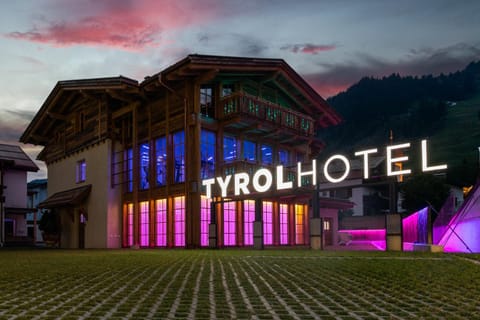 Raffl's Tyrol Hotel Hôtel in Saint Anton am Arlberg