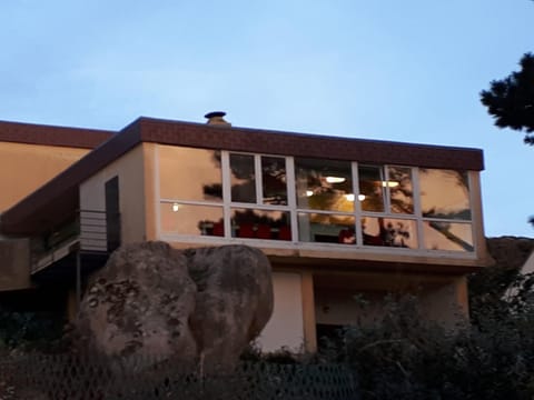 Property building, Restaurant/places to eat, View (from property/room), Sea view