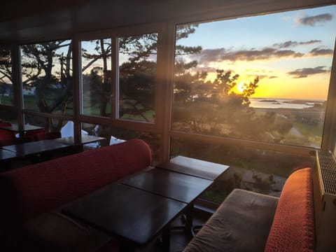 Restaurant/places to eat, Natural landscape, On site, Meals, Sunset