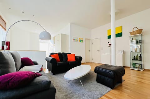 Großes und helles Innenstadt Apartment - Ferienwohnung Condominio in Oberursel