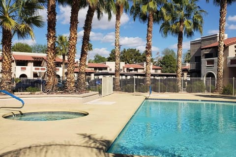 Condo with Heated Pool, Hot Tub, Near Walking Paths House in Glendale