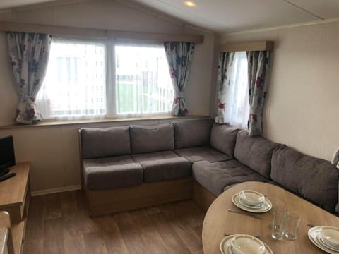 Poplar Deluxe Holiday Home Casa in Ingoldmells