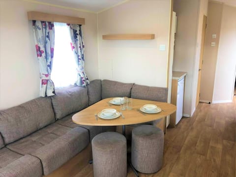 Poplar Deluxe Holiday Home House in Ingoldmells