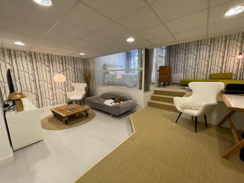 Living room, Seating area