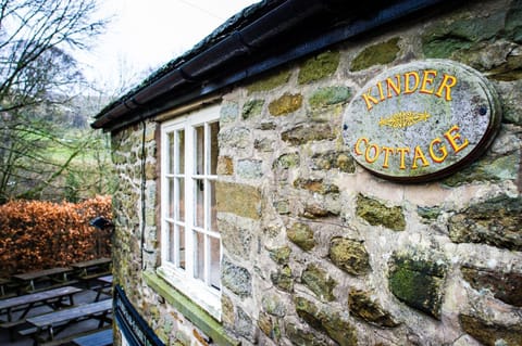 The Old Nag's Head Nature lodge in Edale