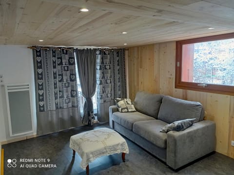 Chalet 8 personnes, face aux montagnes Chalet in Landry