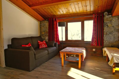 Chalet 8 personnes, face aux montagnes Chalet in Landry