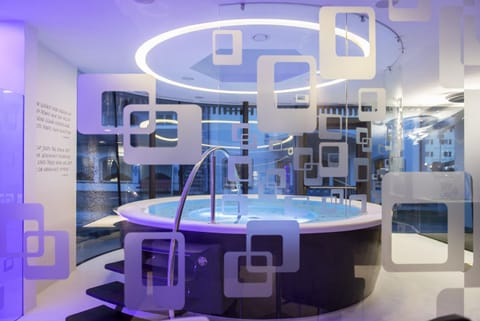 Hot Tub, Hot Tub, Spa and wellness centre/facilities