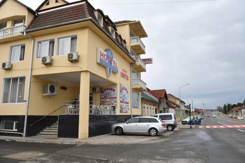 Property building, Facade/entrance