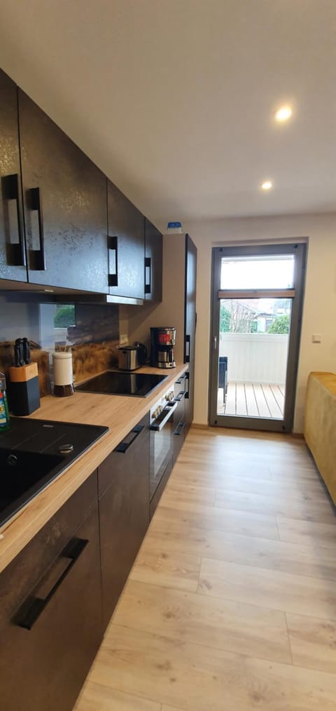 Kitchen or kitchenette, Dining area, dishwasher, stove