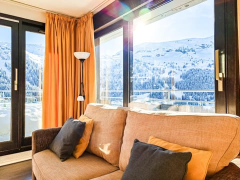 Penthouse 3-bedroom apartment, mountain views, large terrasse, piste access Wohnung in Arâches-la-Frasse