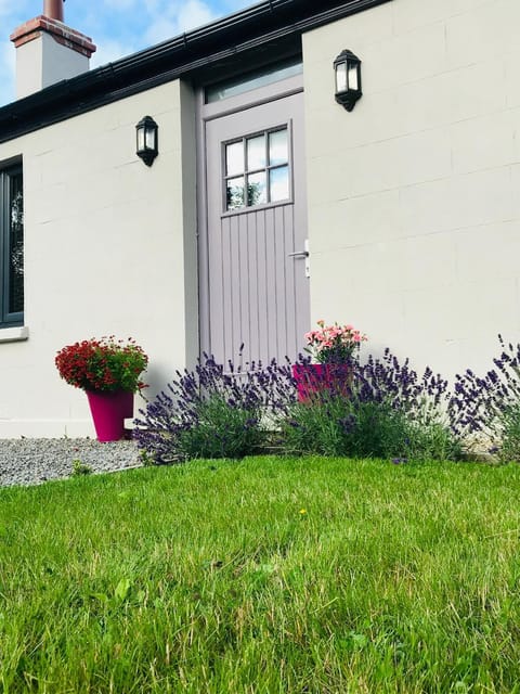 Facade/entrance, Garden