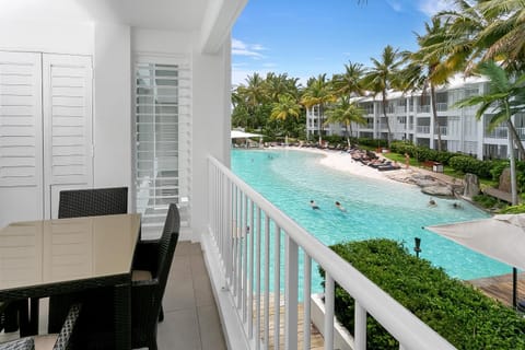 Balcony/Terrace, Swimming pool