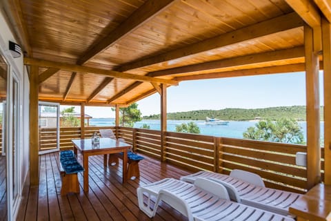 Balcony/Terrace, Seating area, Sea view, Area and facilities