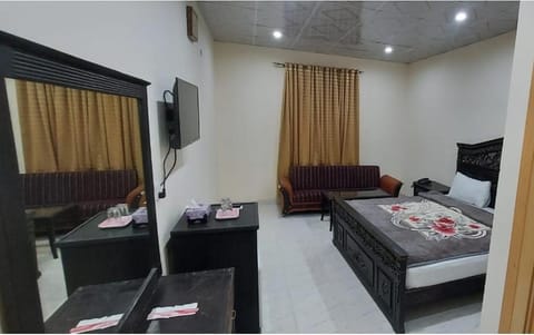 Family Guest House in Garden Town Bed and Breakfast in Lahore