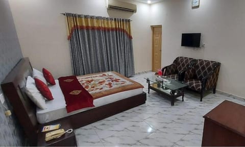 Family Guest House in Garden Town Chambre d’hôte in Lahore