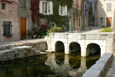 MAISON DE MAITRE 230M² EN PLEIN COEUR DU VILLAGE House in Brignoles