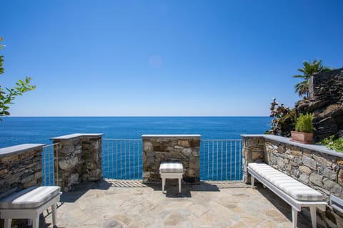 View (from property/room), Balcony/Terrace, Sea view