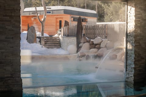 Day, Natural landscape, Pool view, Swimming pool