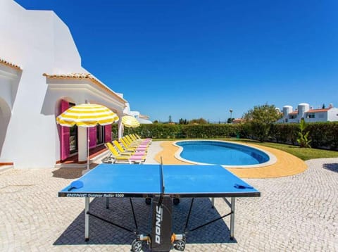 Luxury Carvoeiro Villa Villa Fragrancia Dois 4 Bedroom Villa Pool Table Tennis Table Gated Villa in Porches