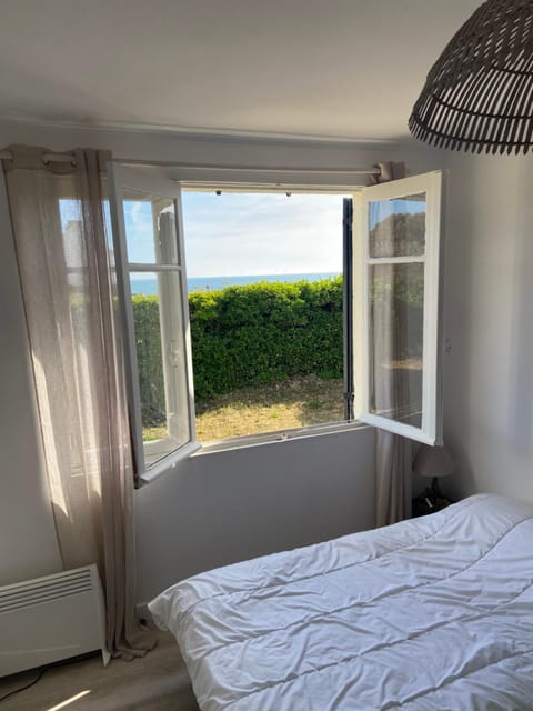 Bedroom, Sea view