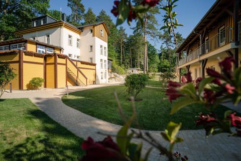 Property building, Garden, View (from property/room), Balcony/Terrace, Mountain view, Breakfast