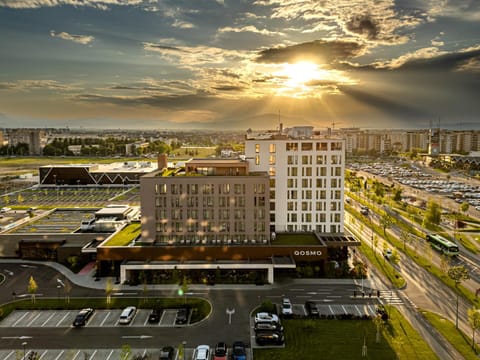 Property building, Neighbourhood, Street view, Location, Sunset, Parking