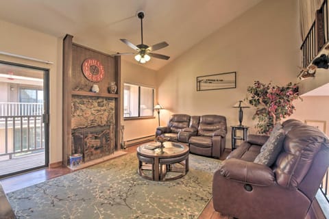 Cozy Angel Fire Townhome Less Than half Mi to Mountain! House in Angel Fire